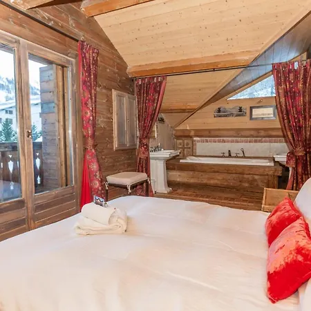 Magnificent Chalet With Jacuzzi In * Val-d'Isere