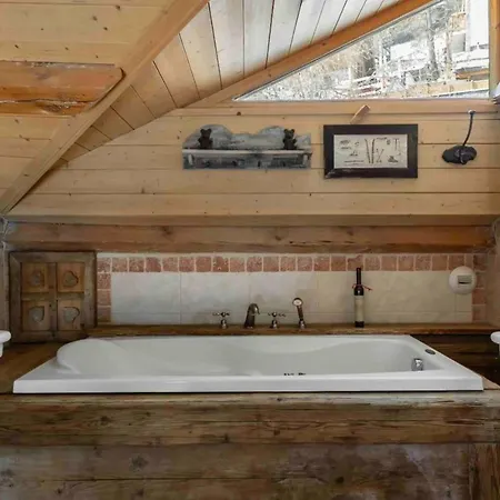 Chalet Magnificent Chalet With Jacuzzi In *