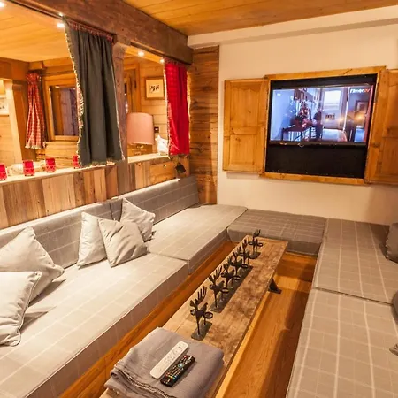 Chalet Magnificent Chalet With Jacuzzi In *