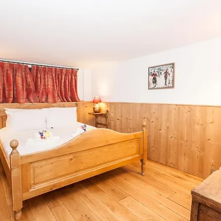 Chalet Magnificent Chalet With Jacuzzi In