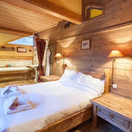 Magnificent Chalet With Jacuzzi In Chalet Val-d'Isere